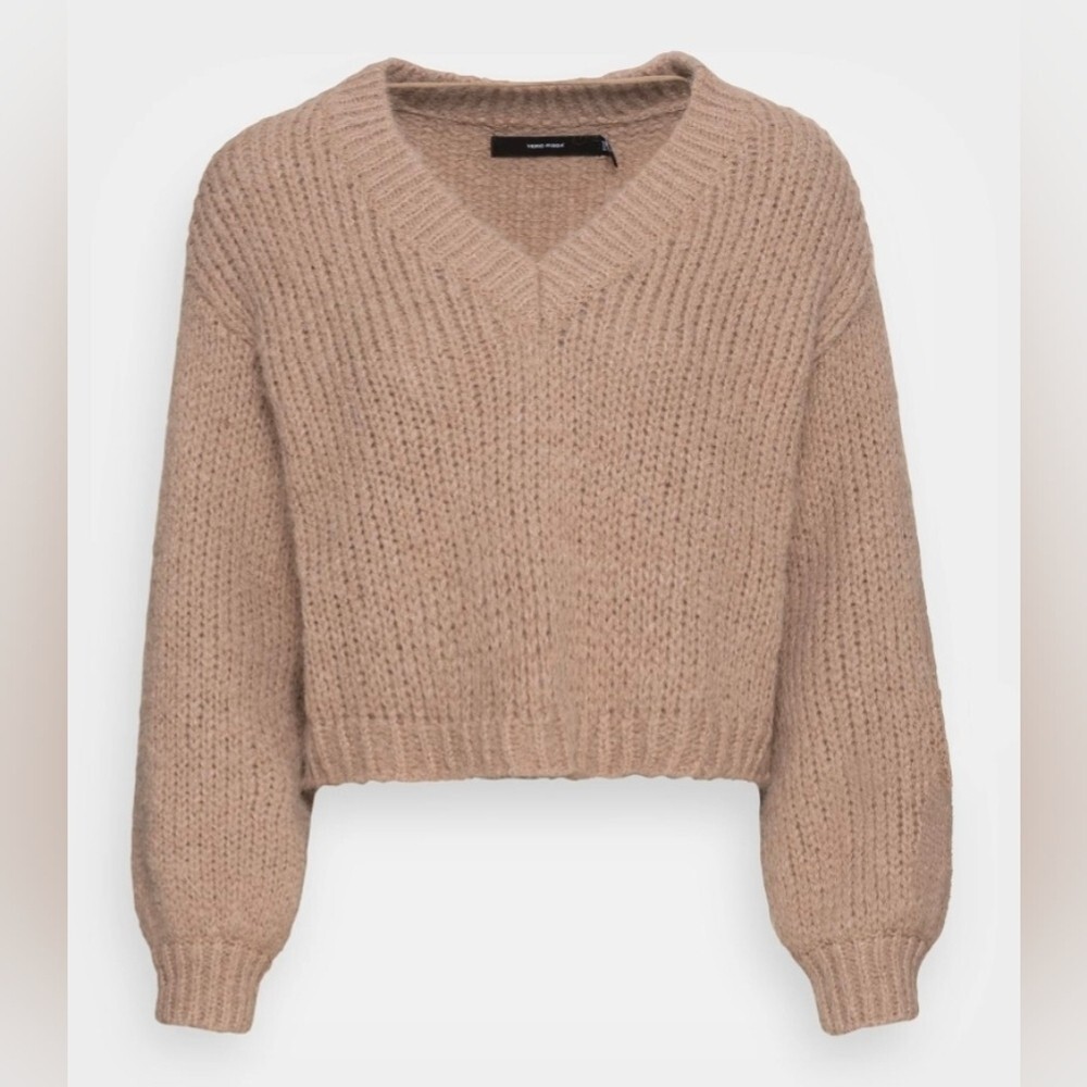 NWT Vero Moda Women's (Medium) Cozy Cropped V-Neck Knit Sweater